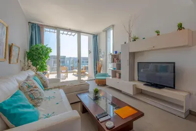 Lovely 1 Bedroom with private heated Jacuzzi at Sholan El Gouna