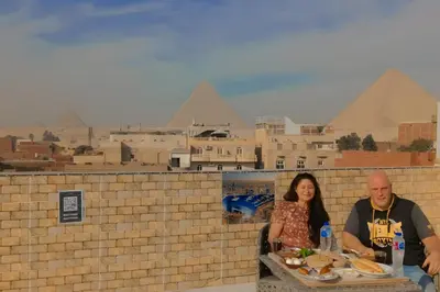 فالكون بيراميدز إن