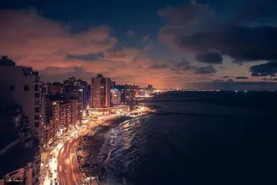 الشقة البحرية الواسعة النطاق
