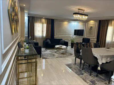 الشقة الساخرة في الكايرو