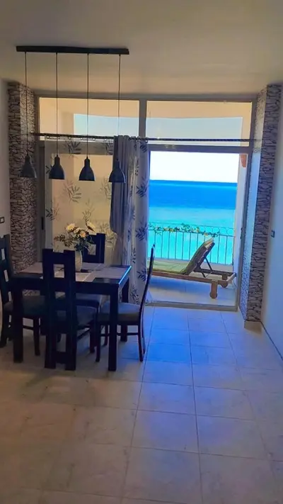 Evi's Infinity Sea View Apartment
