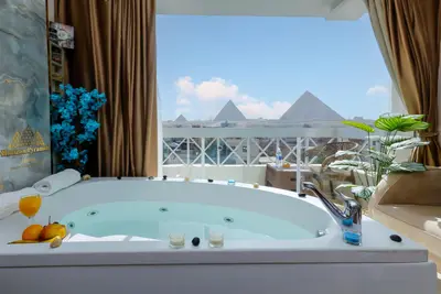 Horizon Pyramids View inn — نُزل الأفق بإطلالة الأهرامات