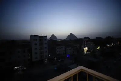عيد سعيد للهرم في فندق فيو
