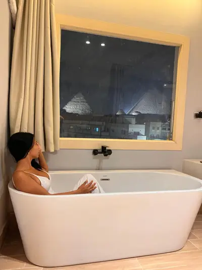 ذا هيروز بيراميدز إن