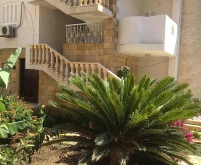 Blue Family Villa - Large Pool - Airco - Up to 10 Guests - 3 Min Walk to Beach