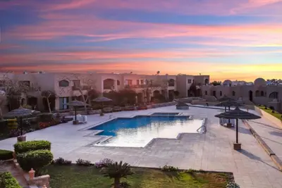 قرية نوبيان سكاي، هيرجهادا
