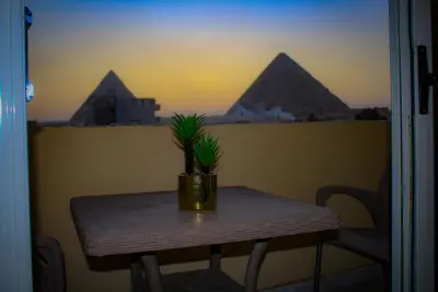 هرم في المنزل
