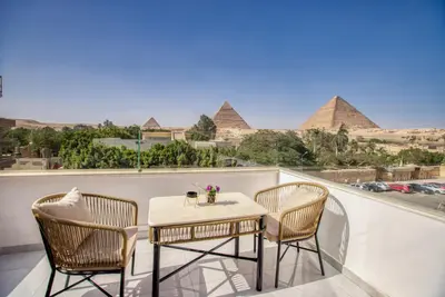 هرم الظلال INN