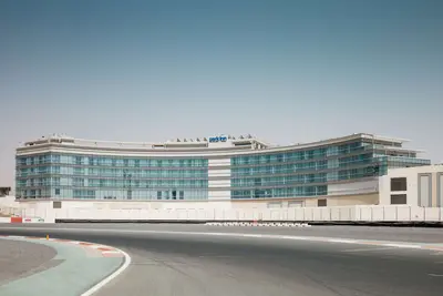 فندق بارك إن مدينة دبي للسيارات